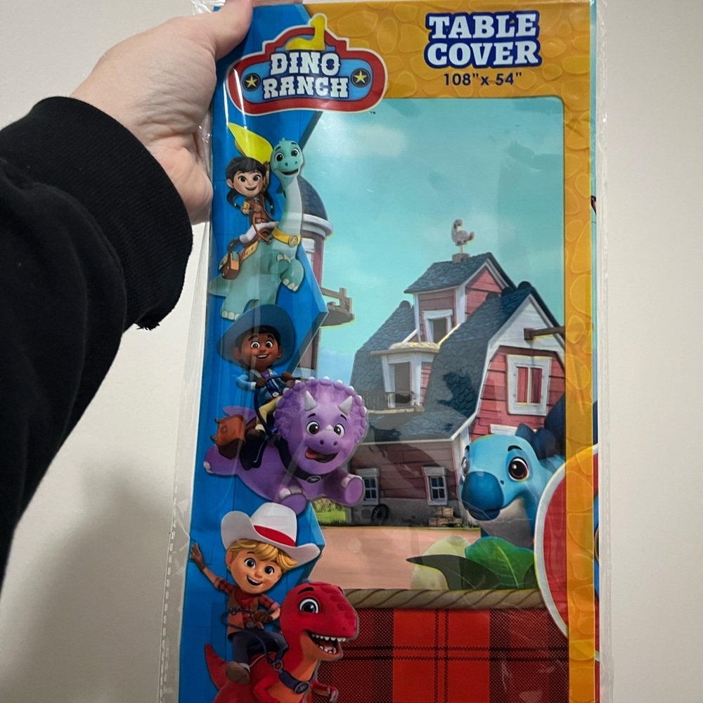 🚨5 for $25 NWT Dino Ranch Rectangle Table Cover